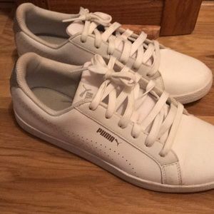 Puma white leather sneakers 👟